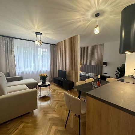 Mki Apartments - Zlota 69 Warsaw City Center Apartment Bagian luar foto