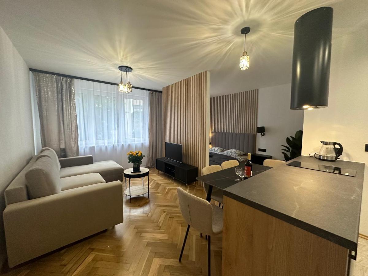 Mki Apartments - Zlota 69 Warsaw City Center Apartment Bagian luar foto